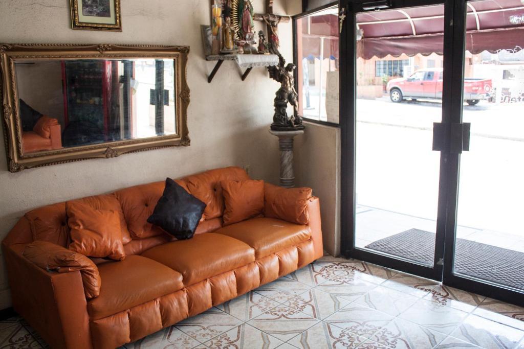 Oyo Hotel Bicentenario Tampico Ngoại thất bức ảnh